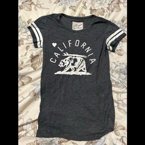 90 Degree By Reflex Tops - Get Your West Coast Vibe On with This California-Inspired T-Shirt!